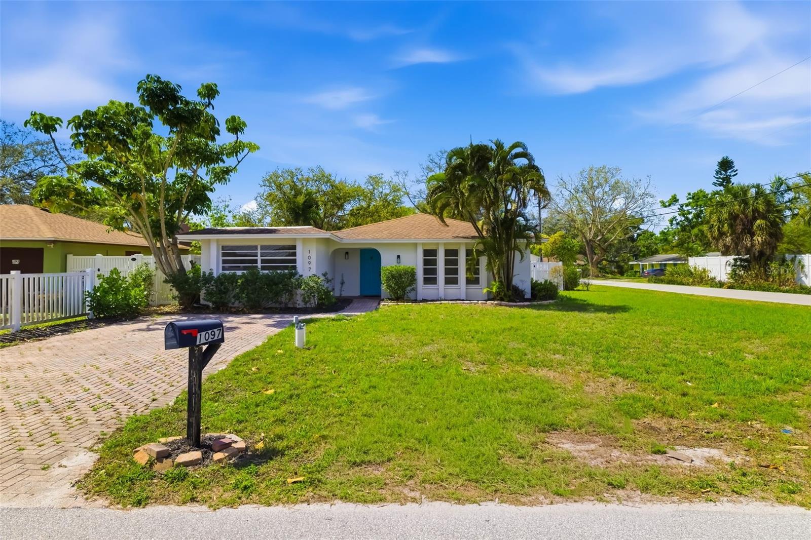 1097 Willis Ave Property Photo 47