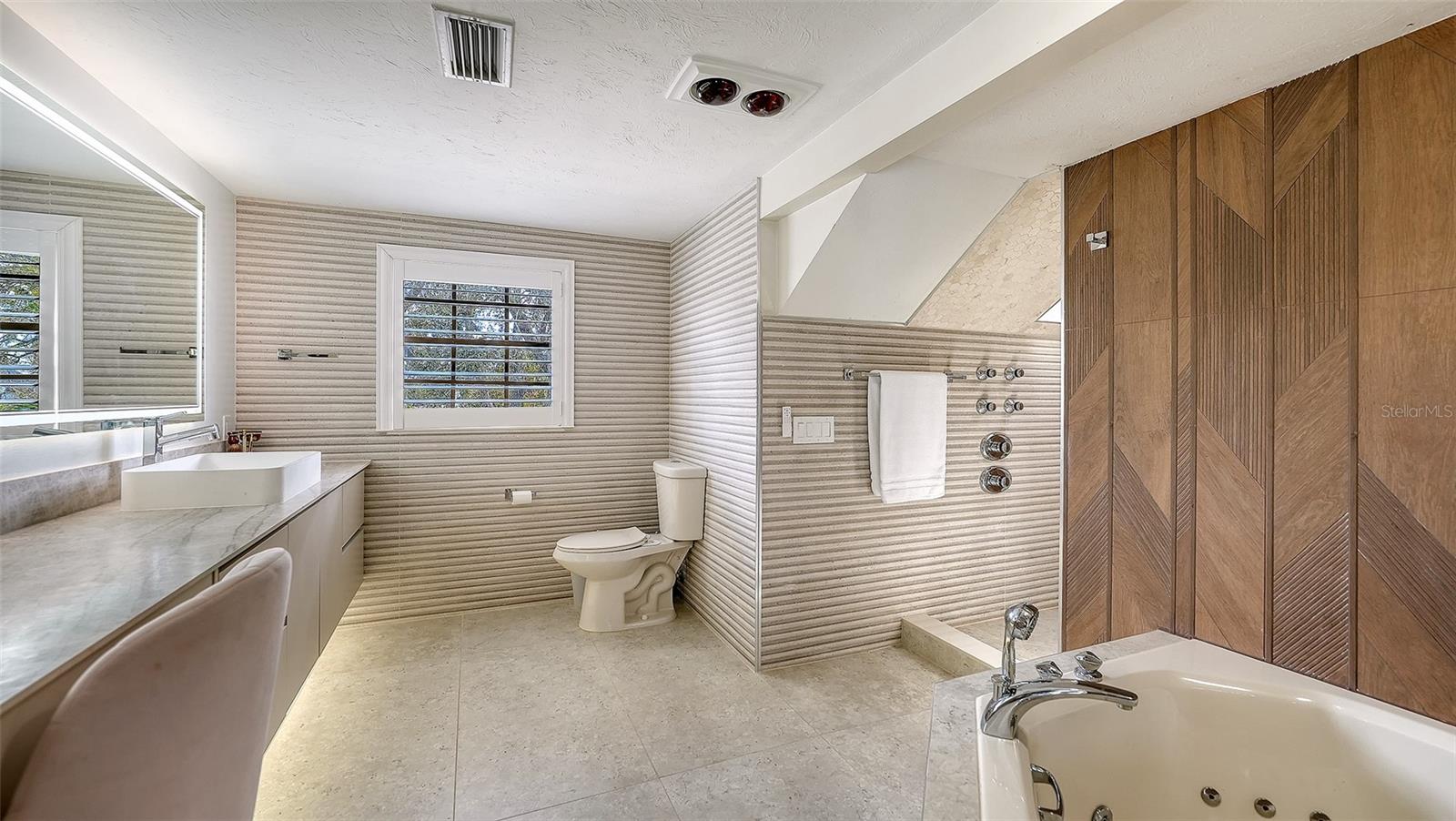 10432 Spoonbill Rd W Property Photo 19