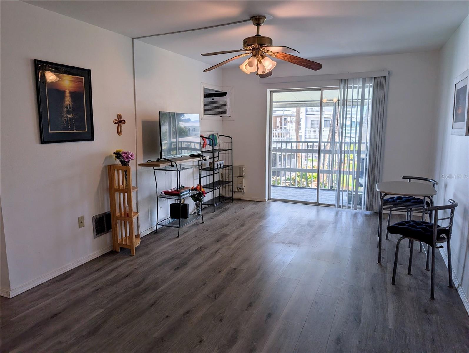 5929 Easy St #i-23 Property Photo 8