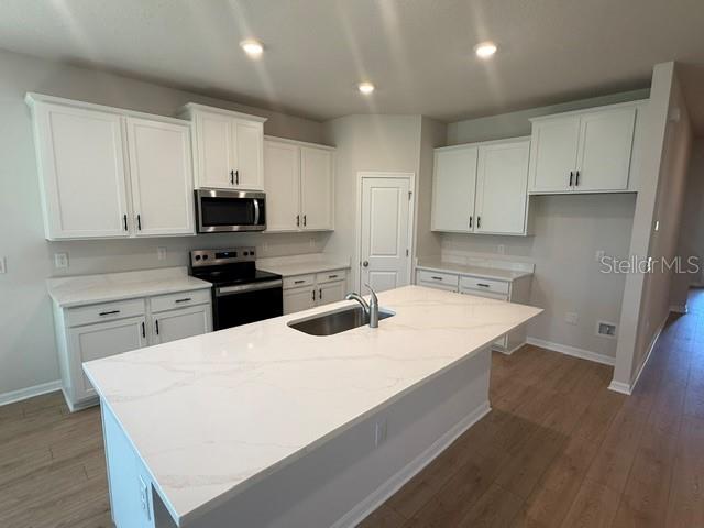 4321 Silver Birch Ct Property Photo 2
