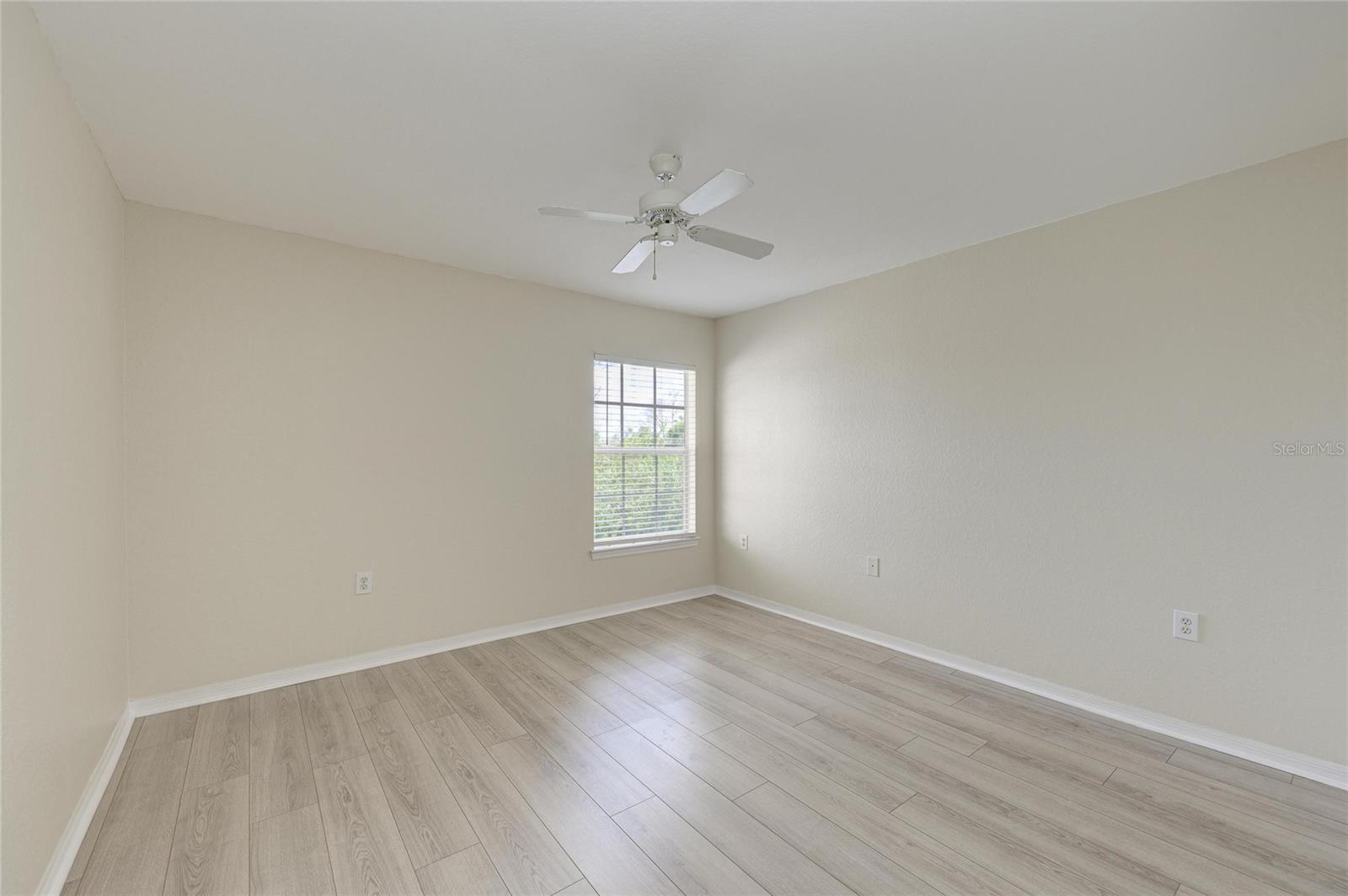 8911 Manor Loop #207 Property Photo 32
