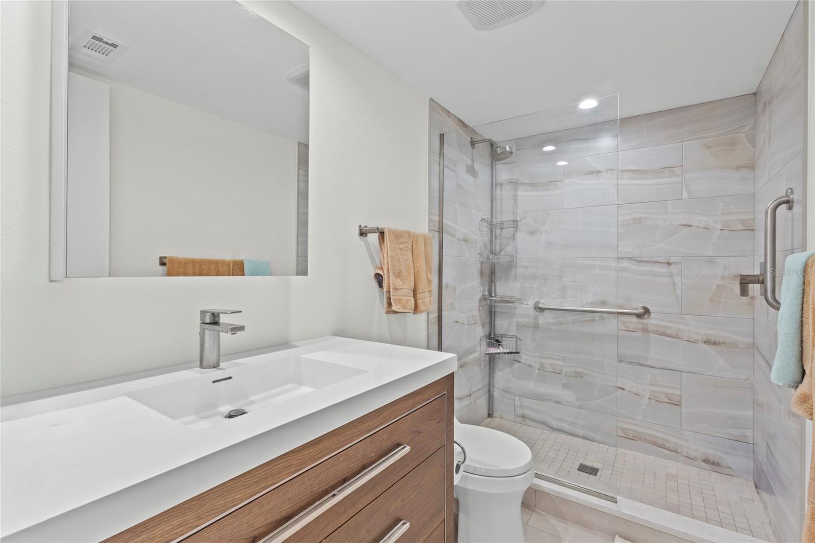 1633 Boathouse Cir #232 Property Photo 18