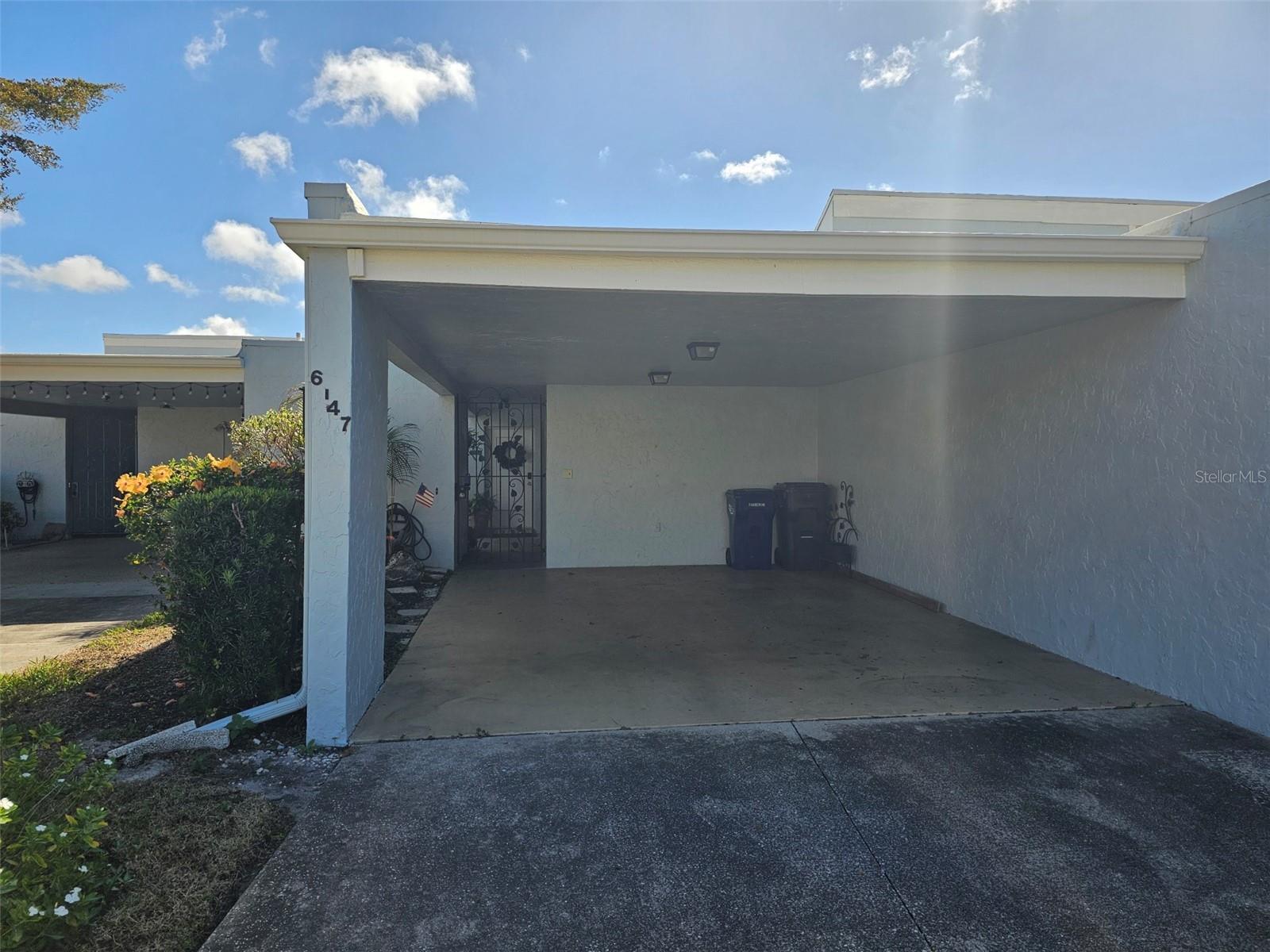6147 43rd St W Property Photo 1