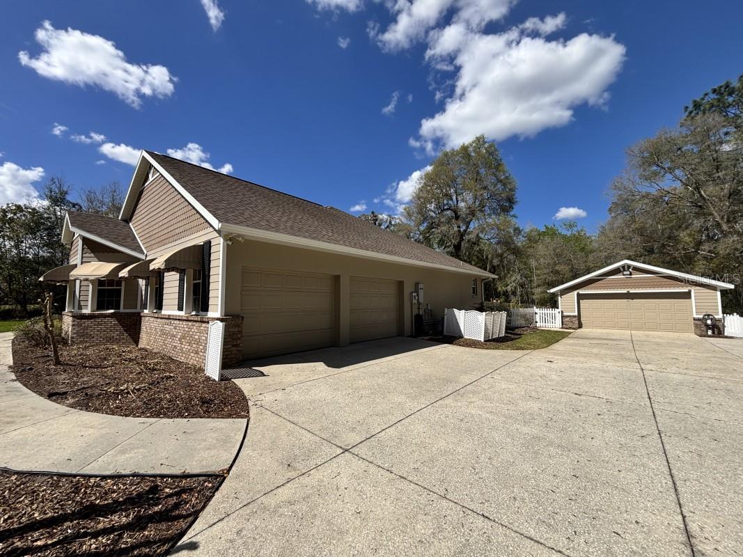 1815 Se 89th Ln Property Photo 4
