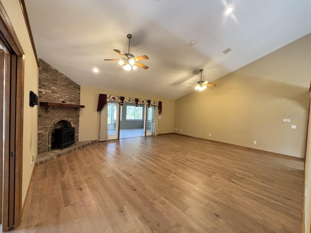 1815 Se 89th Ln Property Photo 17