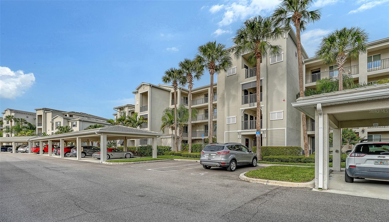 1010 Tidewater Shores Loop #406 Property Photo 4