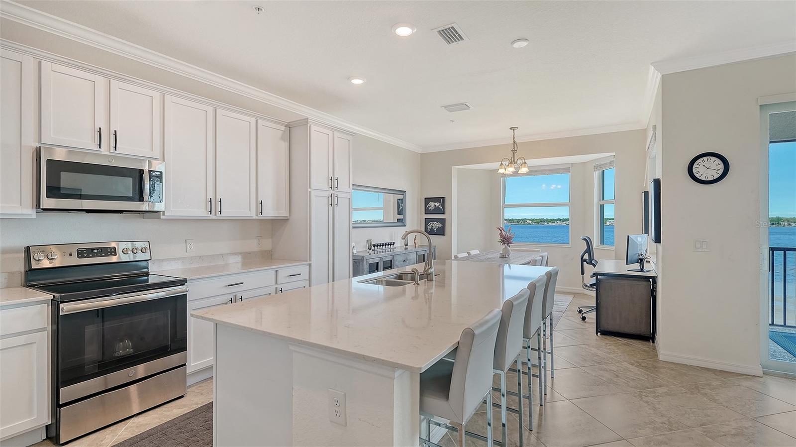 1010 Tidewater Shores Loop #406 Property Photo 19