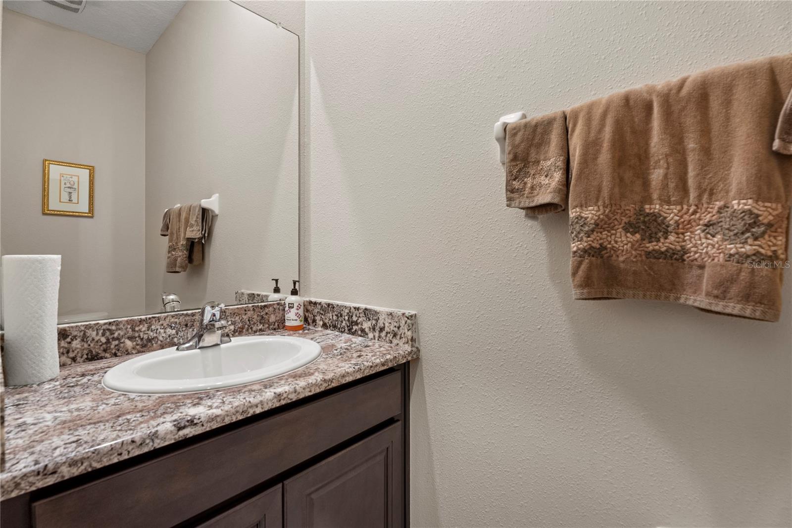 16478 Woodside Gln Property Photo 9