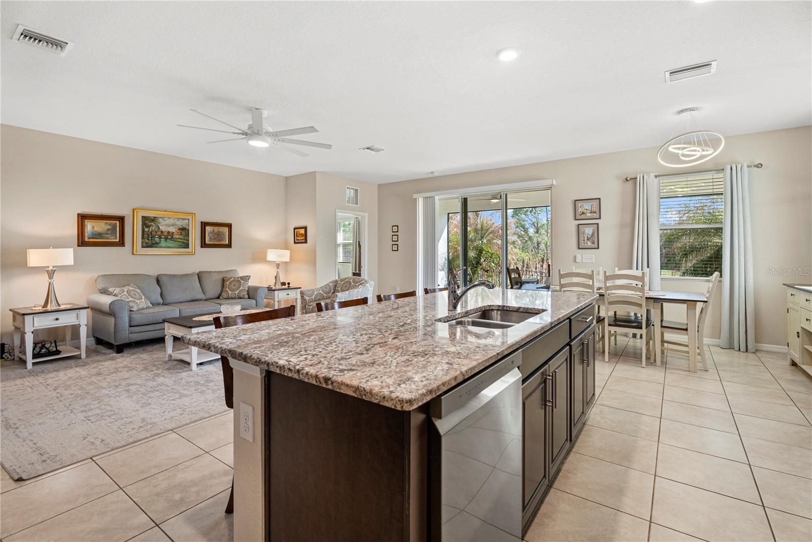 16478 Woodside Gln Property Photo 15