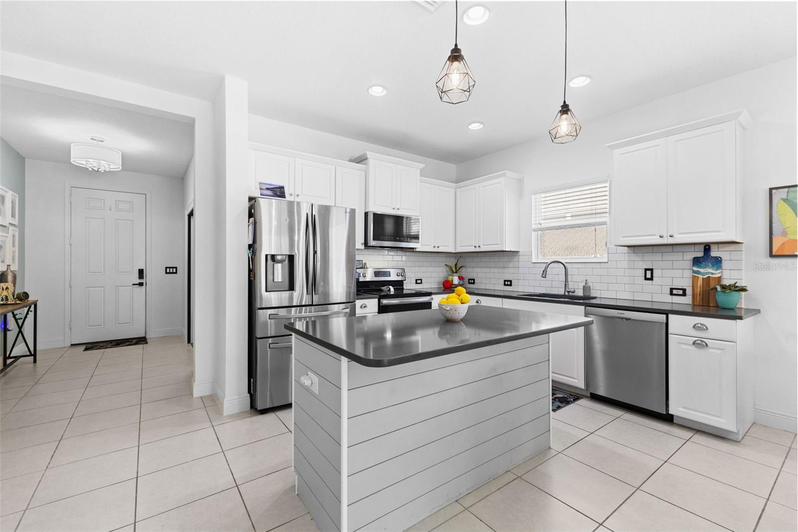 1316 Thornbury Dr Property Photo 3