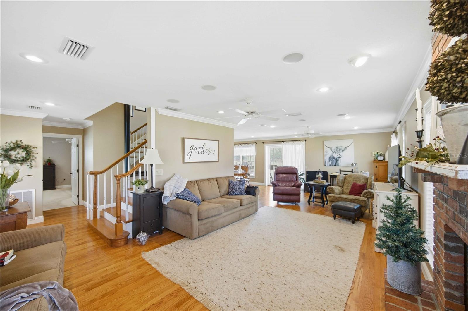 16031 Winburn Dr S Property Photo 6