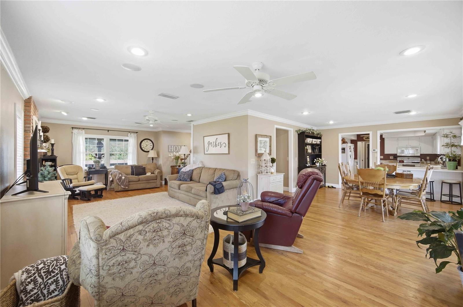 16031 Winburn Dr S Property Photo 8