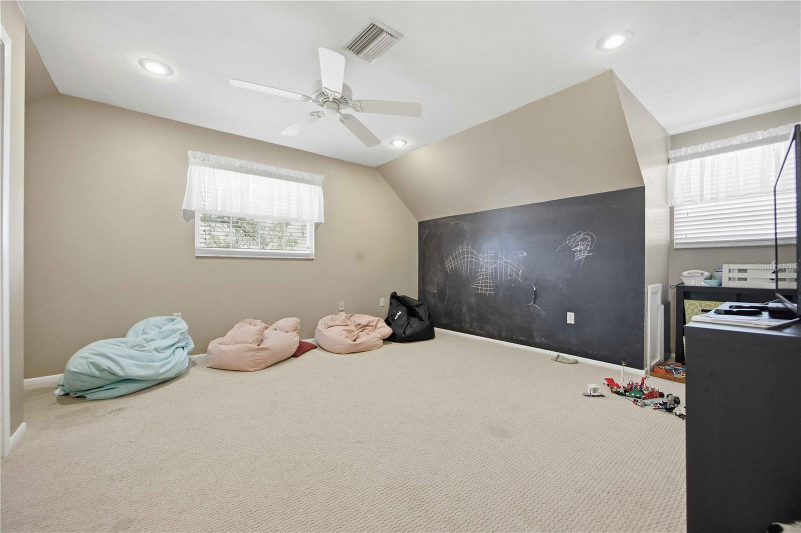 16031 Winburn Dr S Property Photo 20