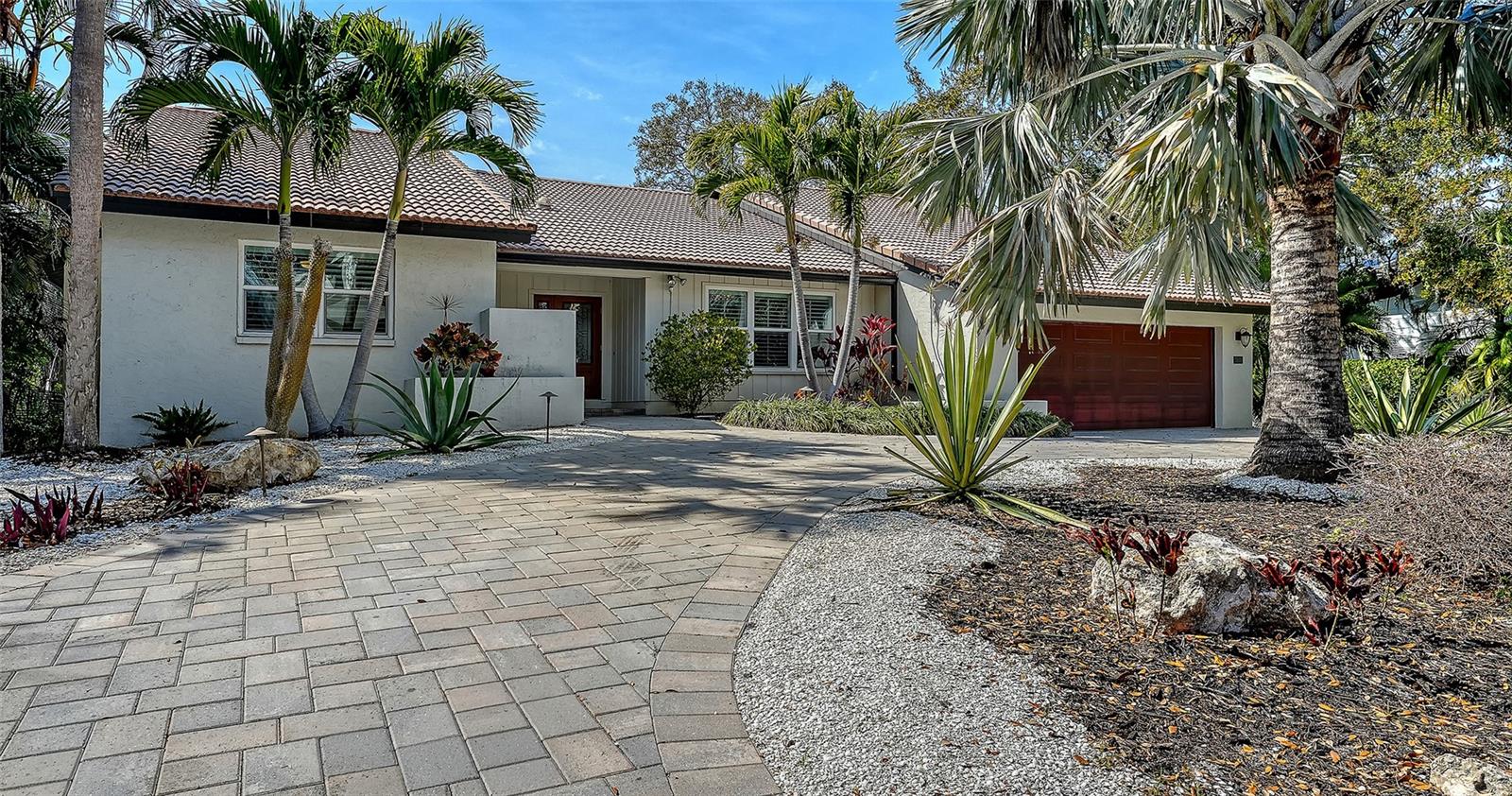5231 Siesta Cove Dr Property Photo 5