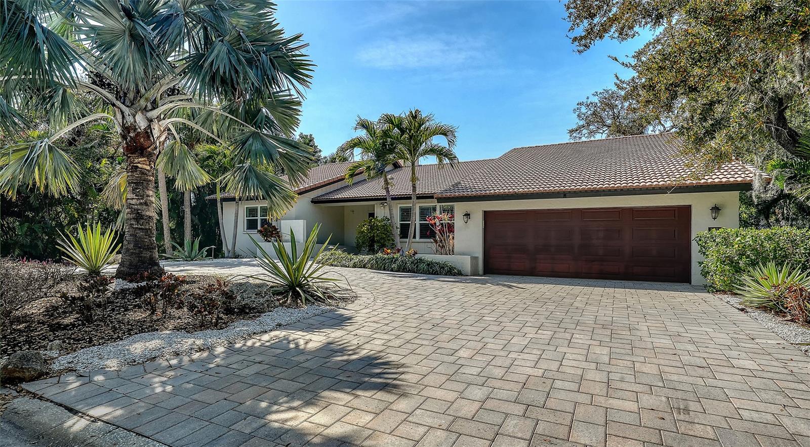 5231 Siesta Cove Dr Property Photo 6