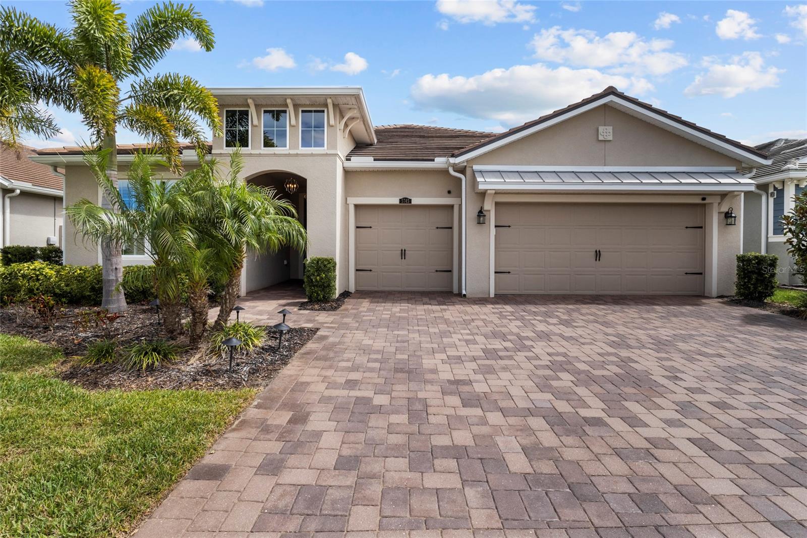 5745 Long Shore Loop Property Photo 1