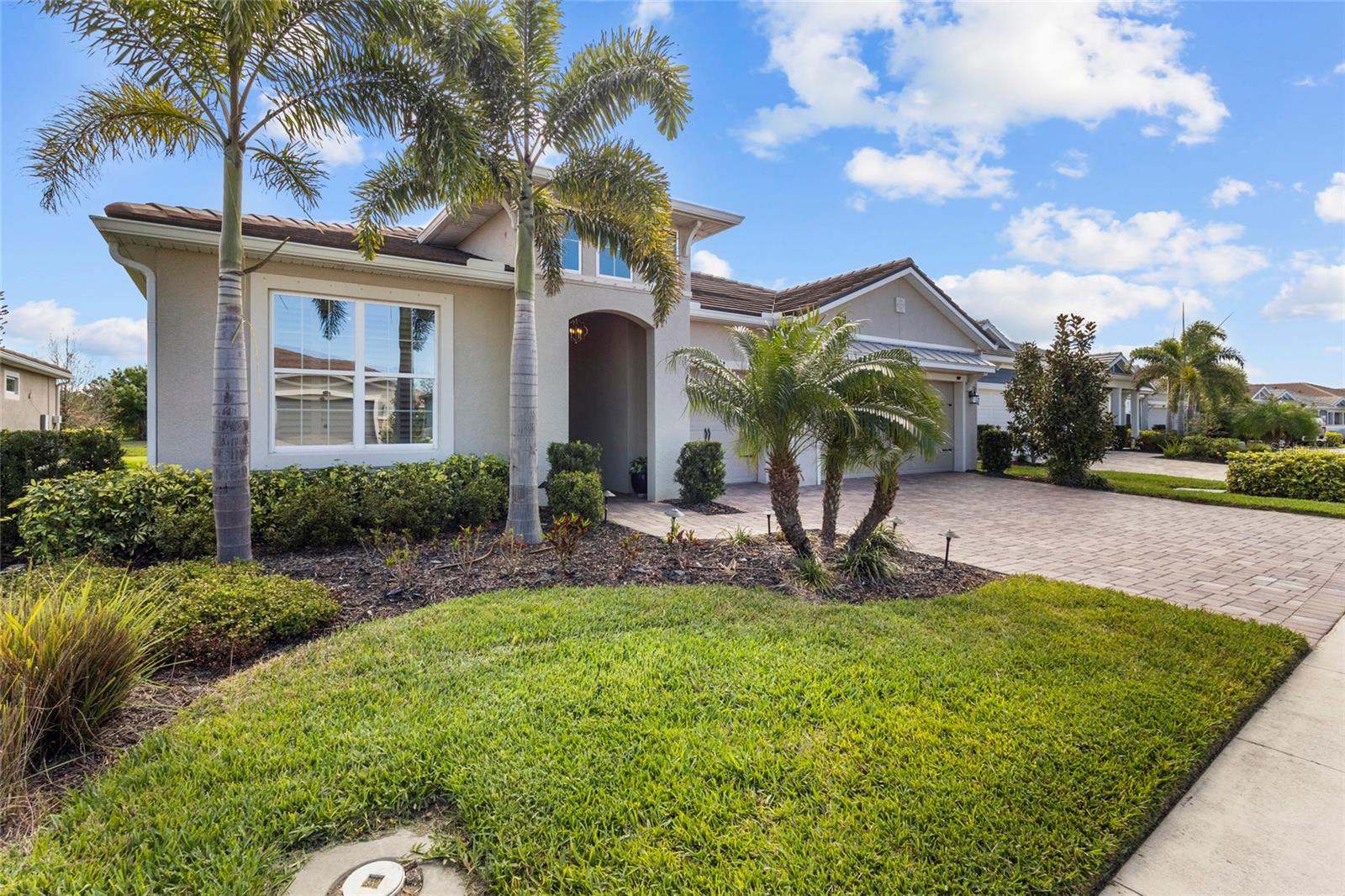 5745 Long Shore Loop Property Photo 4