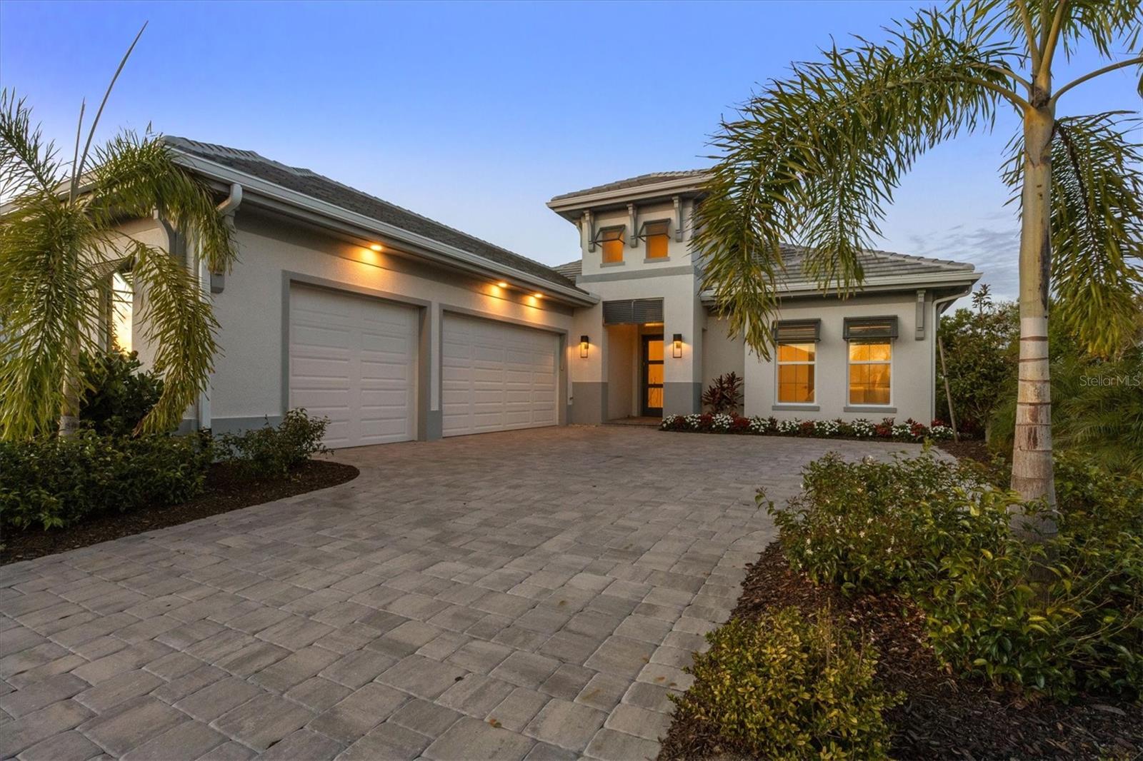 8352 SEA GLASS CT