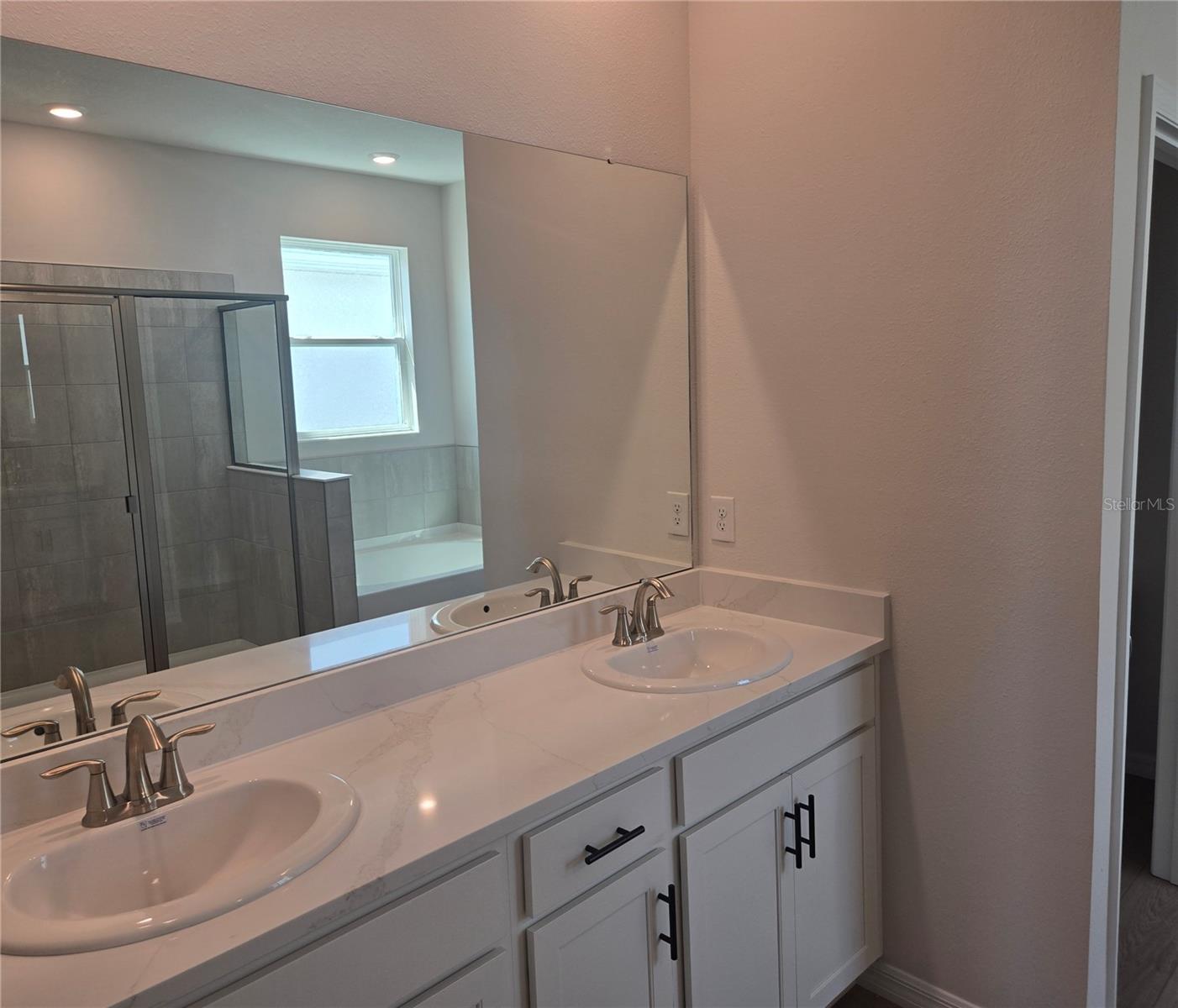 17155 James Trl Property Photo 9