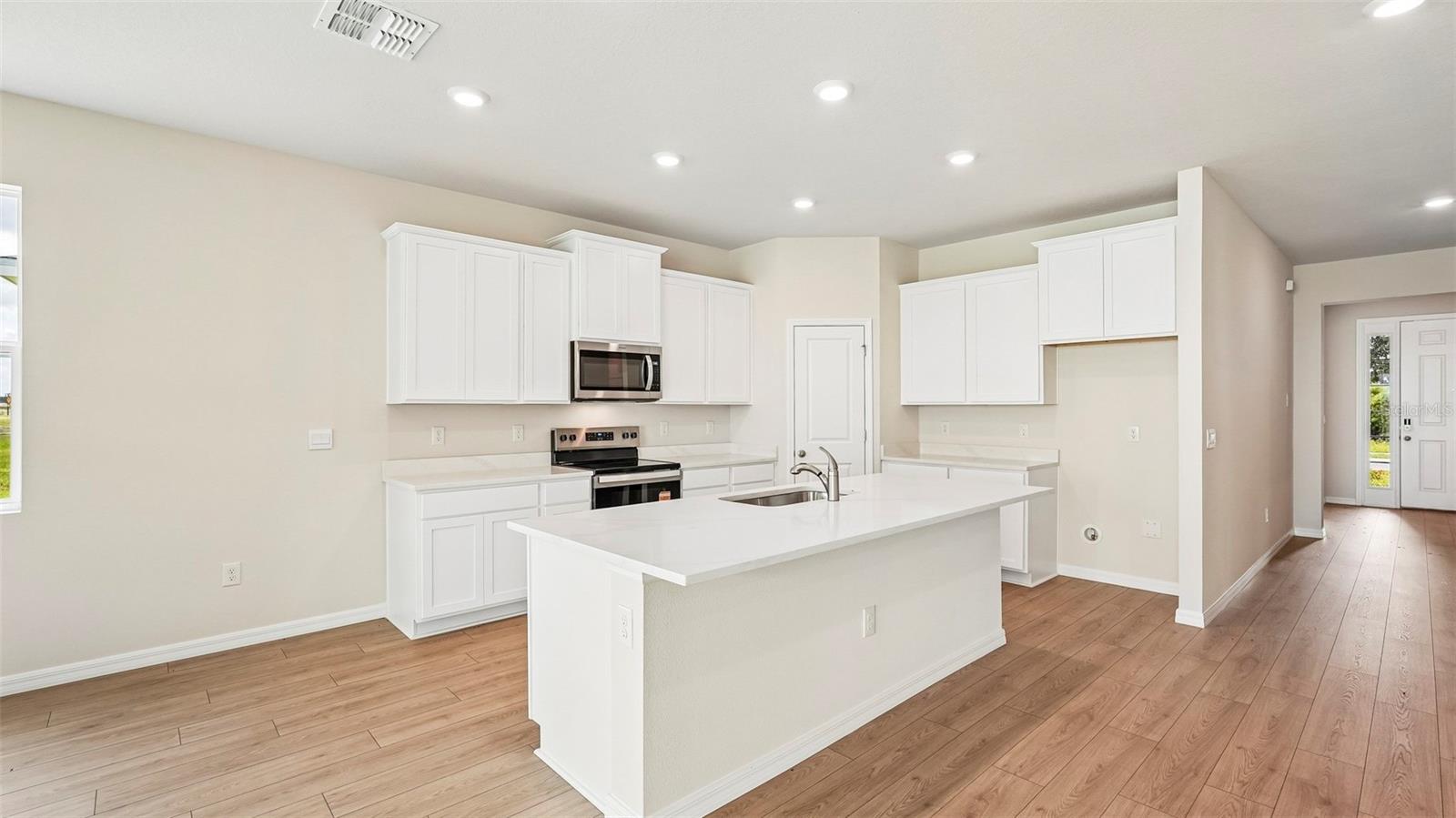 17151 James Trl Property Photo 5