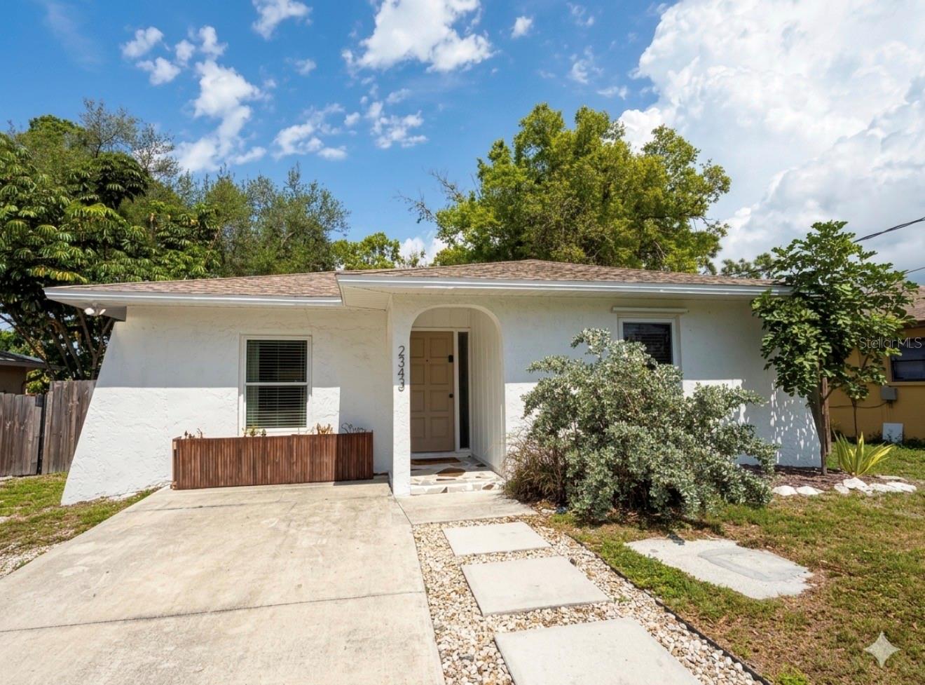 2343 Eugene St Property Photo 1