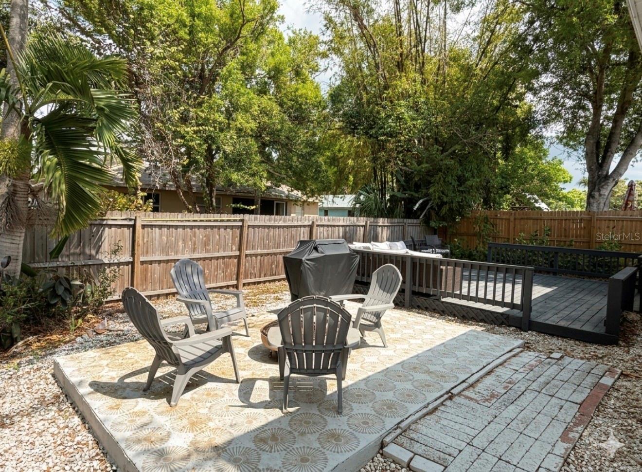 2343 Eugene St Property Photo 7