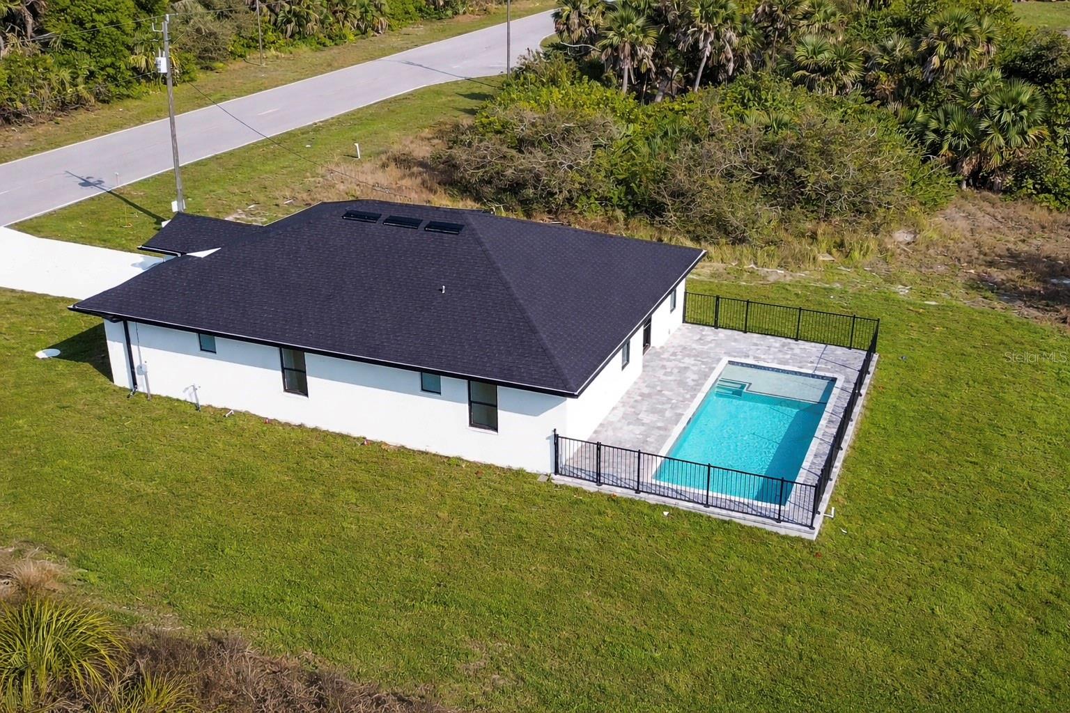 336 Sunset Rd Property Photo 3