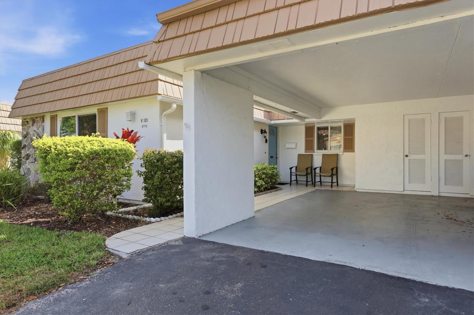 2713 Riverbluff Ct #v101 Property Photo 2