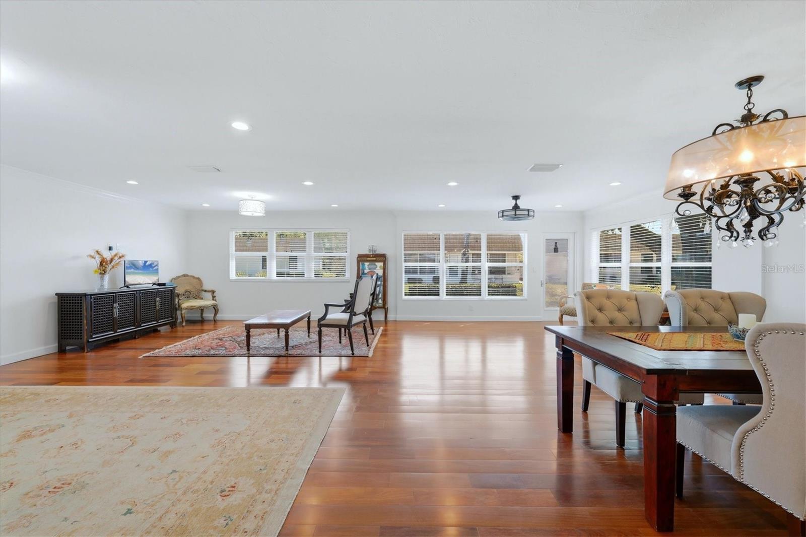 2713 Riverbluff Ct #v101 Property Photo 4
