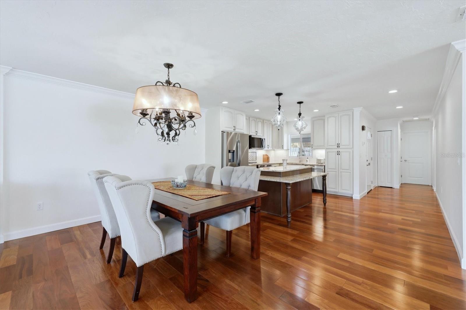 2713 Riverbluff Ct #v101 Property Photo 10