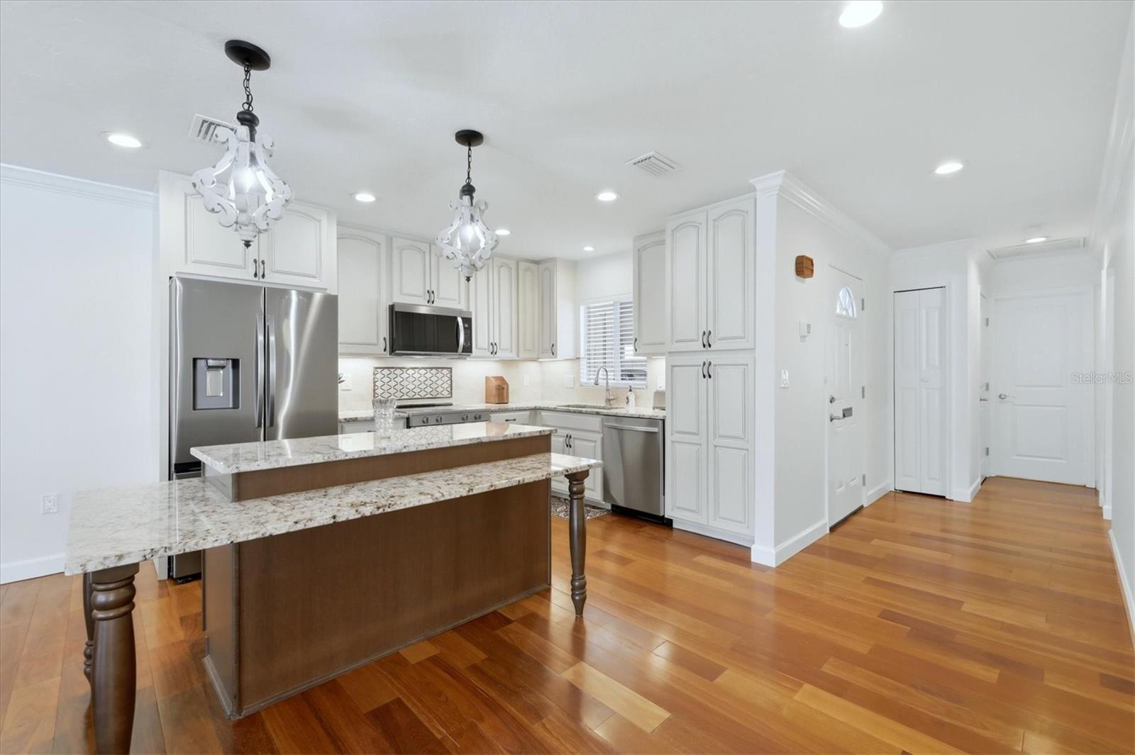 2713 Riverbluff Ct #v101 Property Photo 11