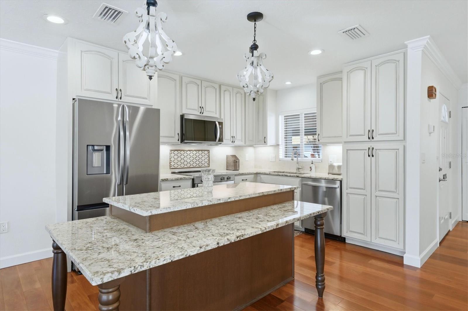 2713 Riverbluff Ct #v101 Property Photo 12