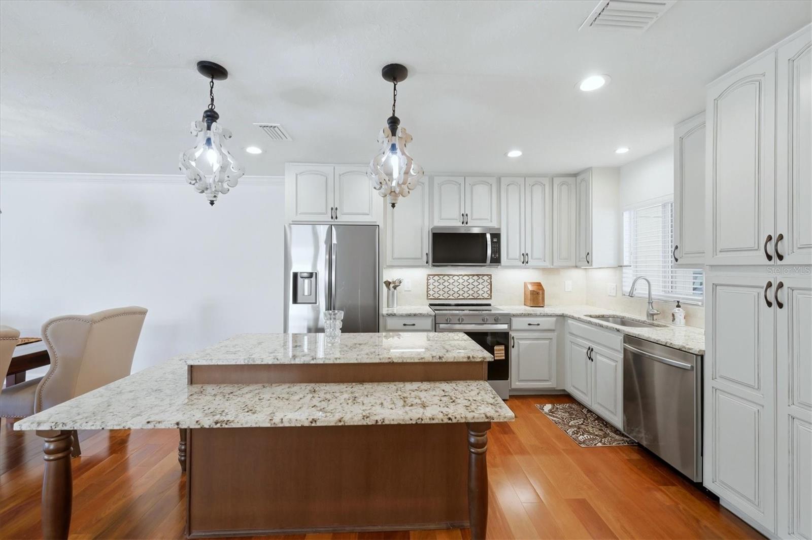 2713 Riverbluff Ct #v101 Property Photo 13