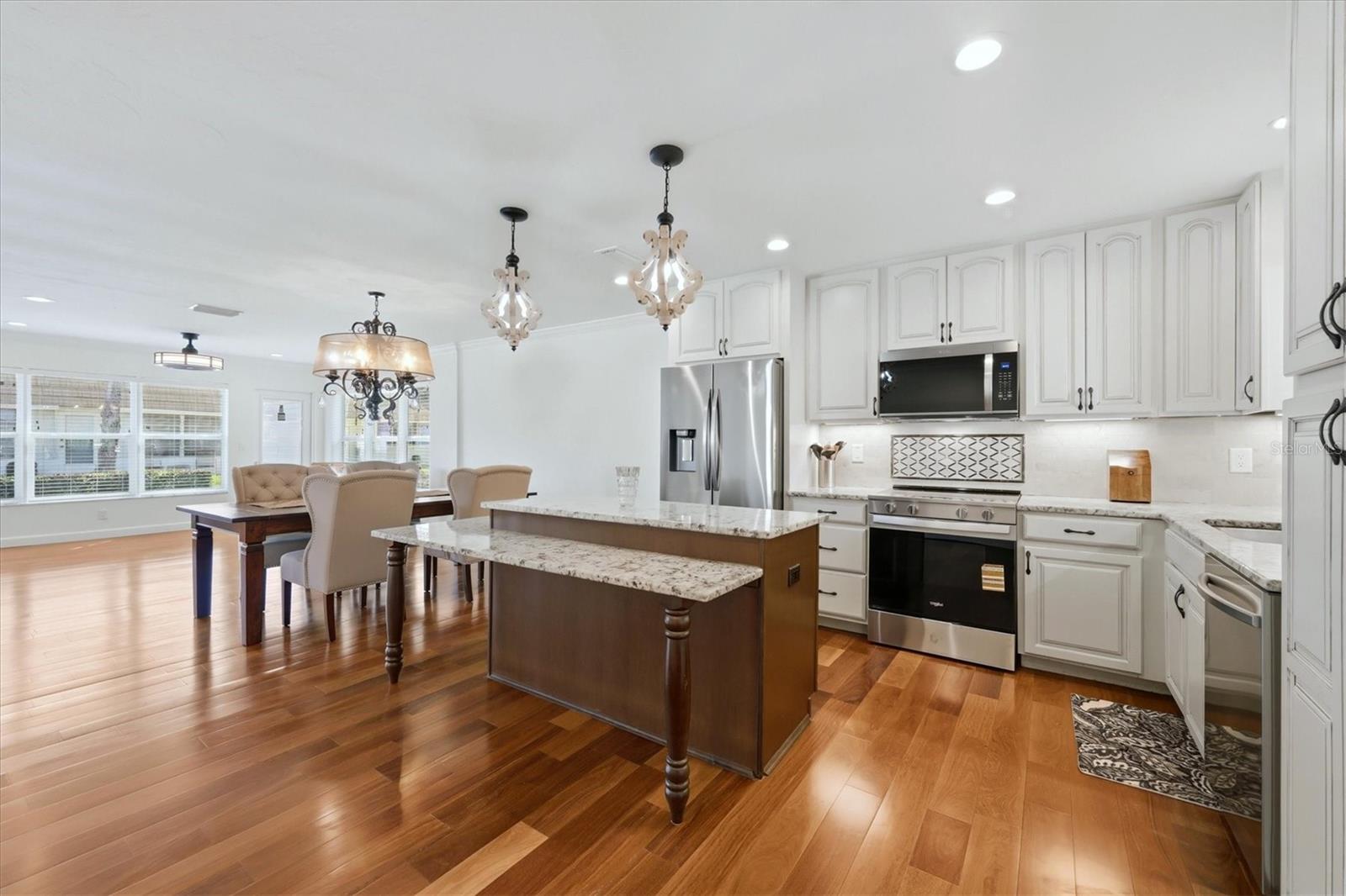 2713 Riverbluff Ct #v101 Property Photo 14
