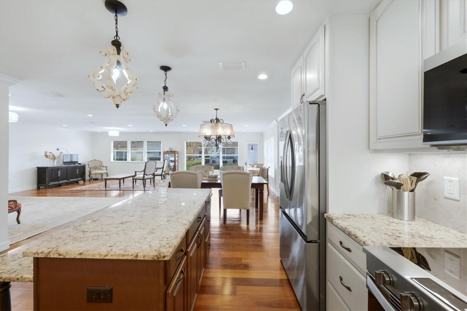 2713 Riverbluff Ct #v101 Property Photo 15