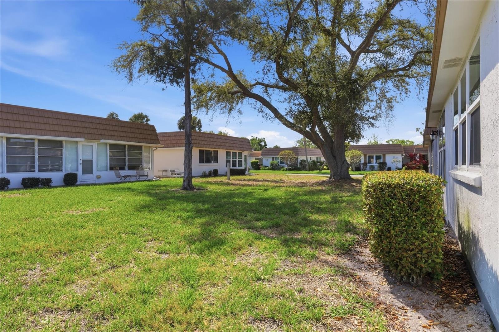 2713 Riverbluff Ct #v101 Property Photo 23