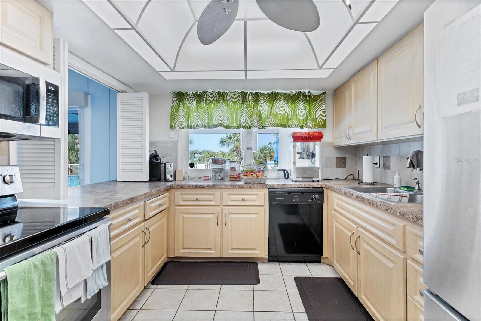 2713 Riverbluff Ct #v101 Property Photo 31