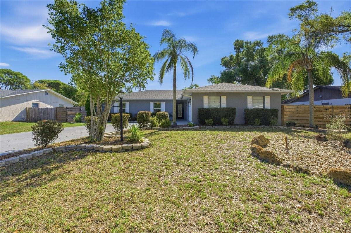 1467 Georgetowne Dr Property Photo 1