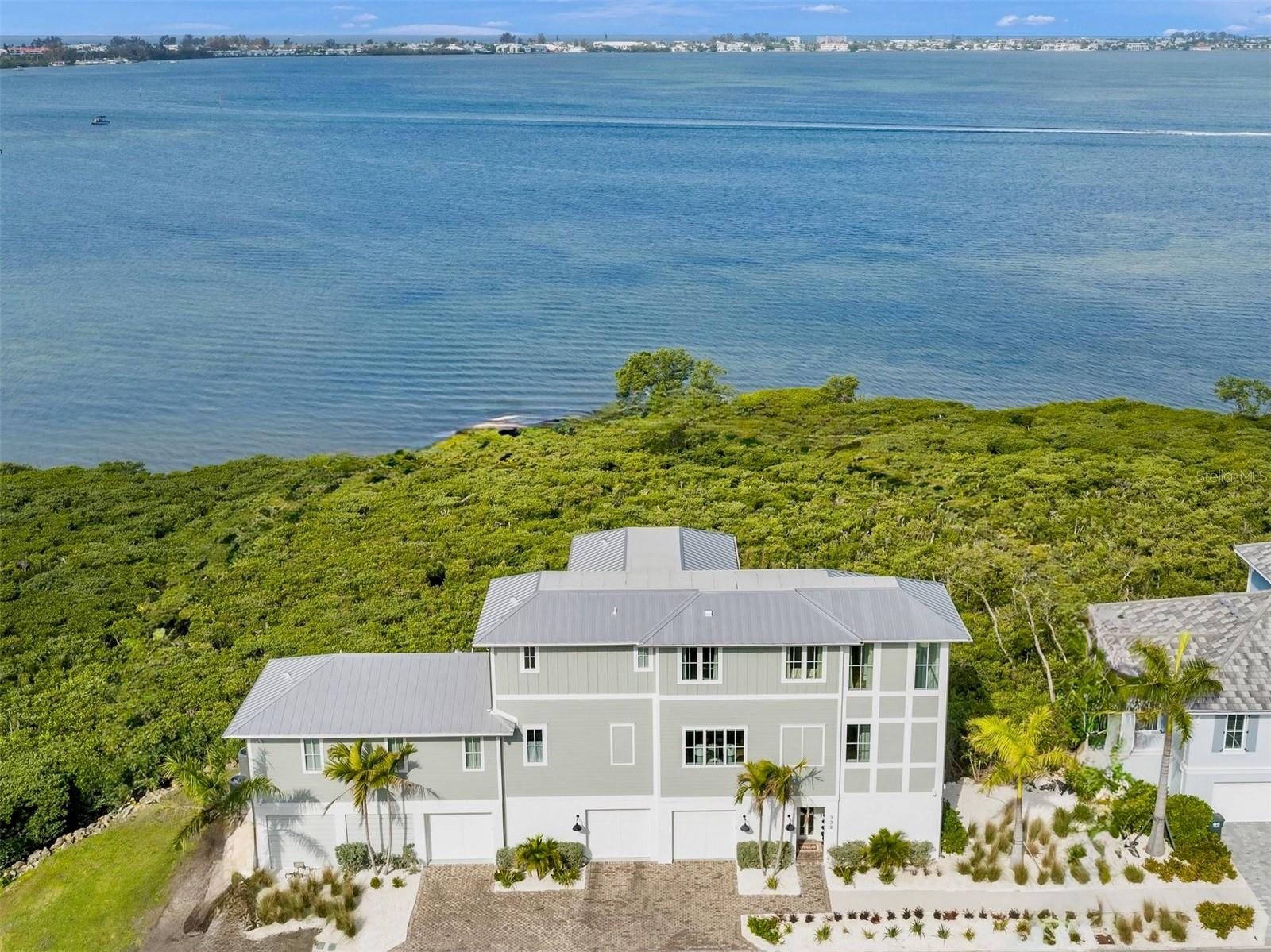 332 Harbour Sound Ct Property Photo 2