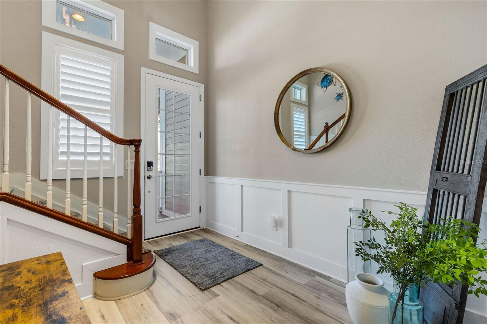 289 Sapphire Lake Dr #202 Property Photo 6