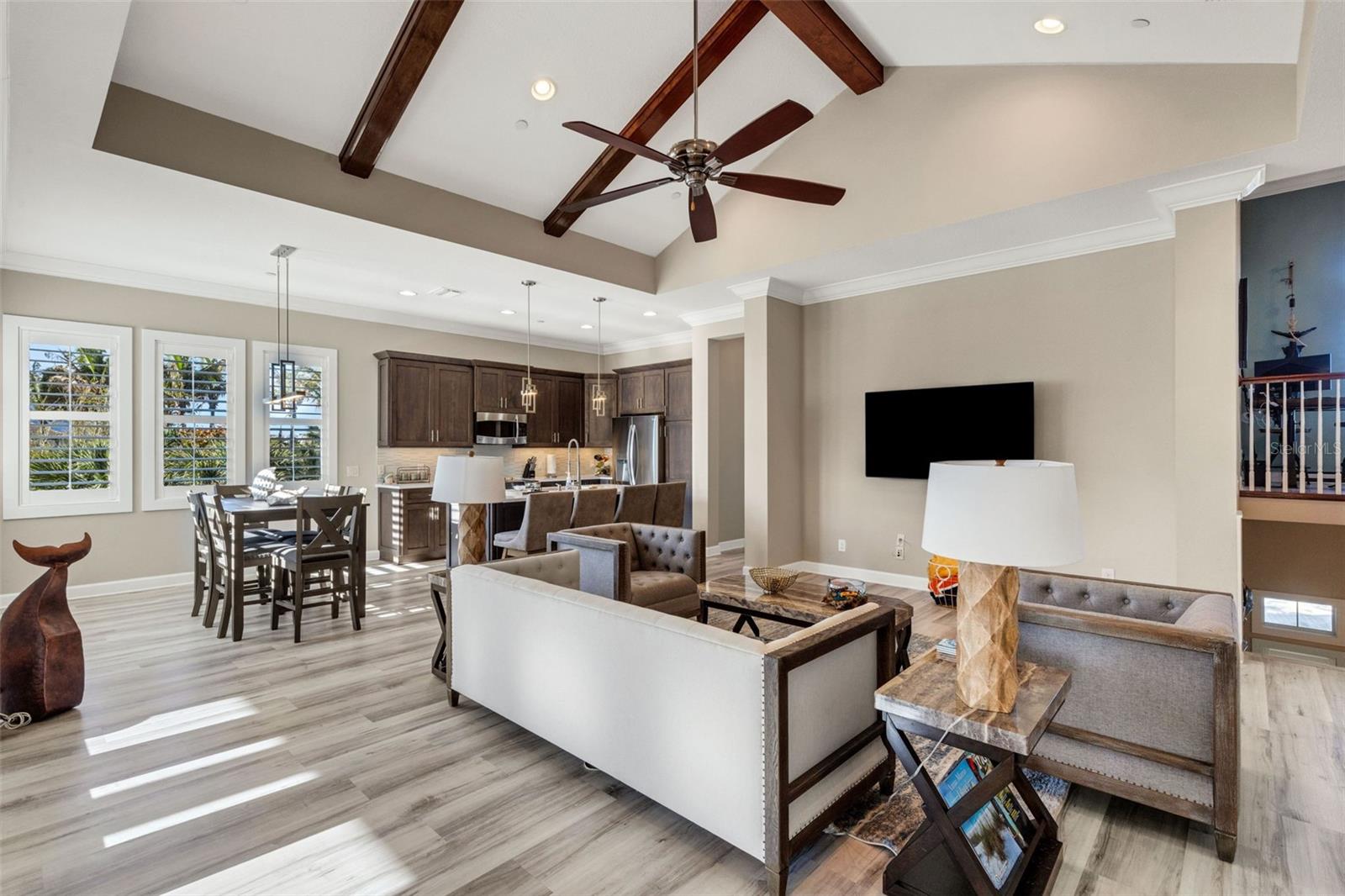 289 Sapphire Lake Dr #202 Property Photo 8
