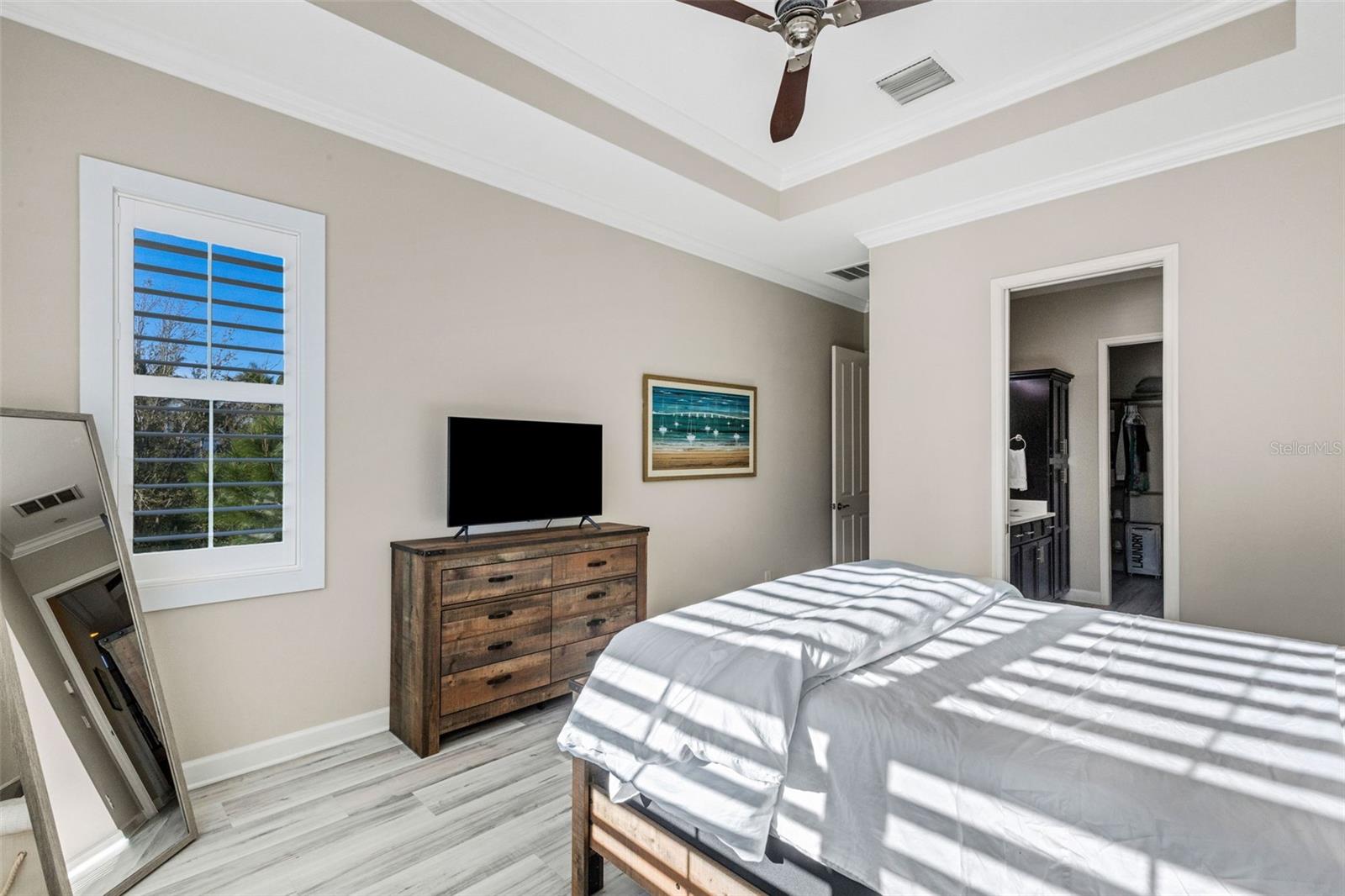 289 Sapphire Lake Dr #202 Property Photo 21