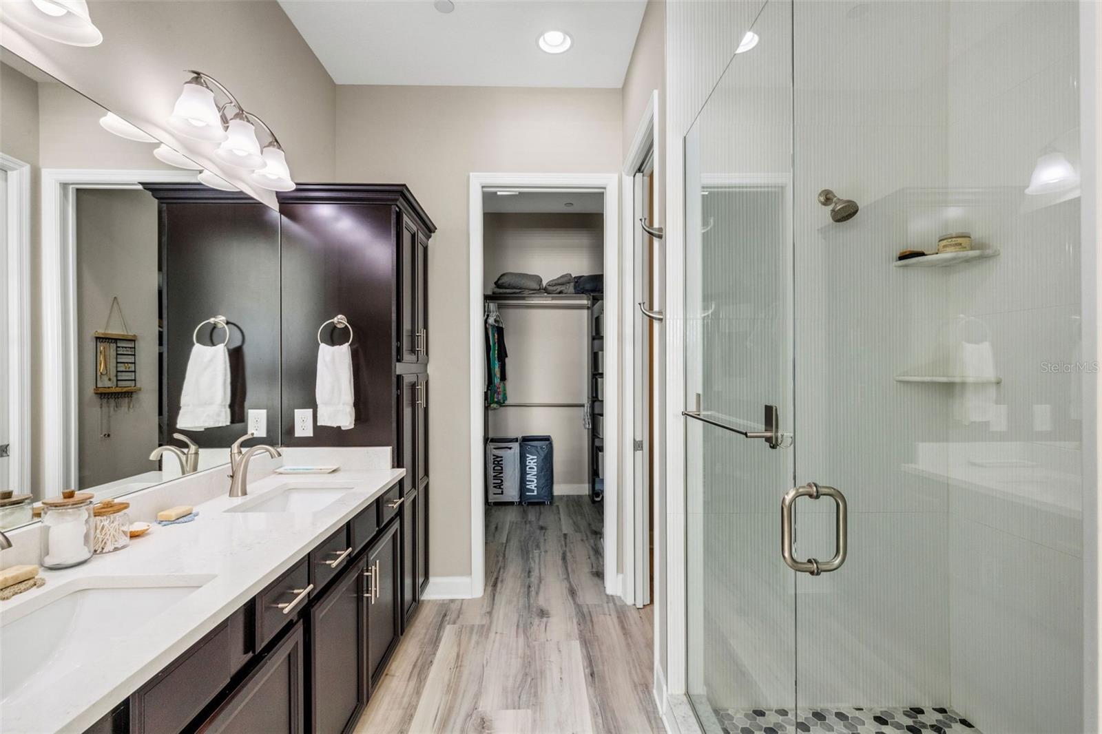 289 Sapphire Lake Dr #202 Property Photo 22