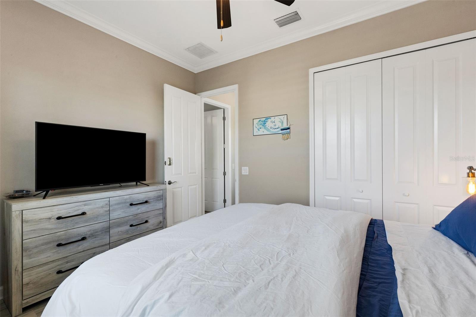289 Sapphire Lake Dr #202 Property Photo 29