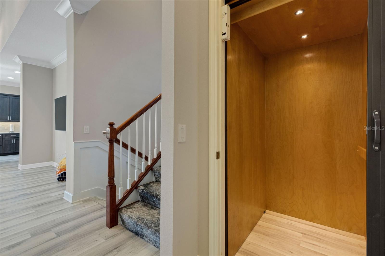 289 Sapphire Lake Dr #202 Property Photo 30