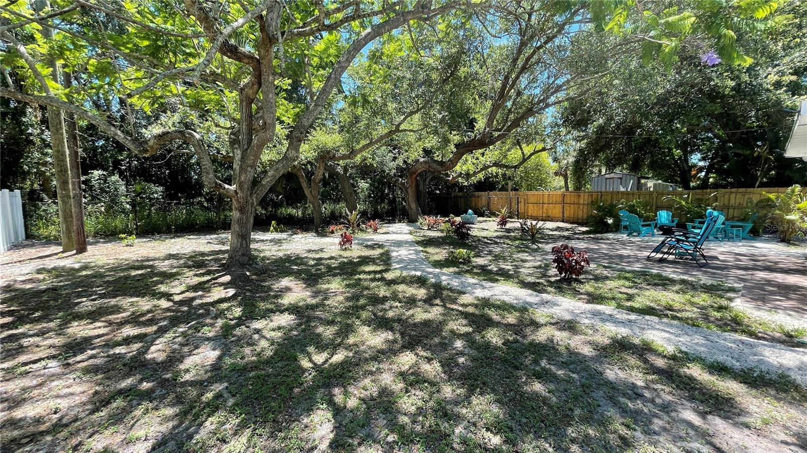 2504 S Milmar Dr Property Photo 2