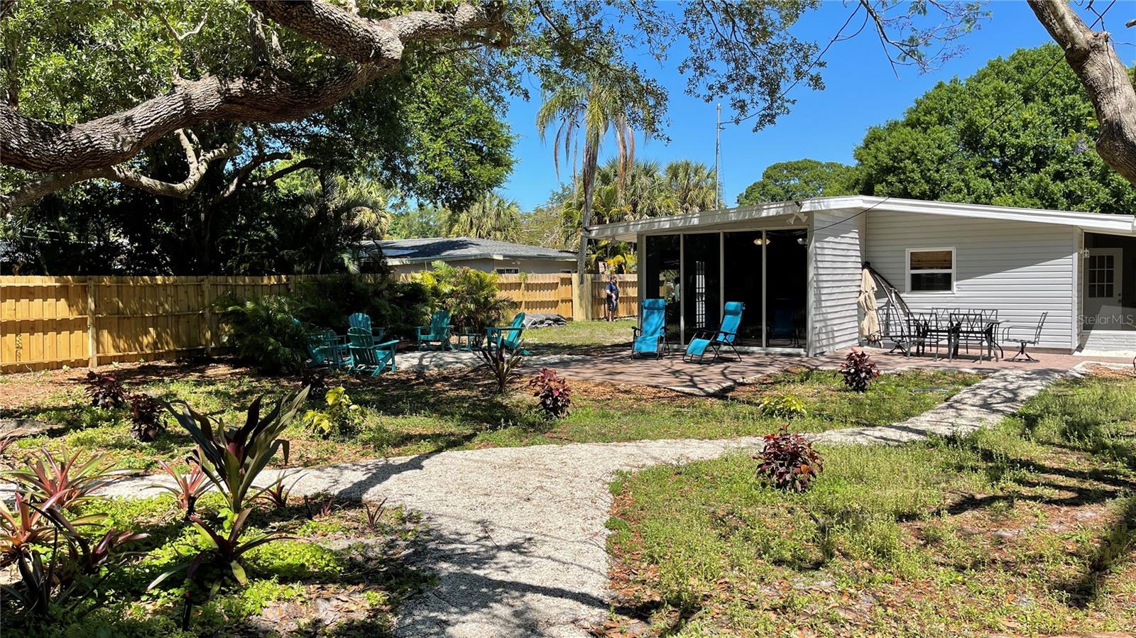 2504 S Milmar Dr Property Photo 12