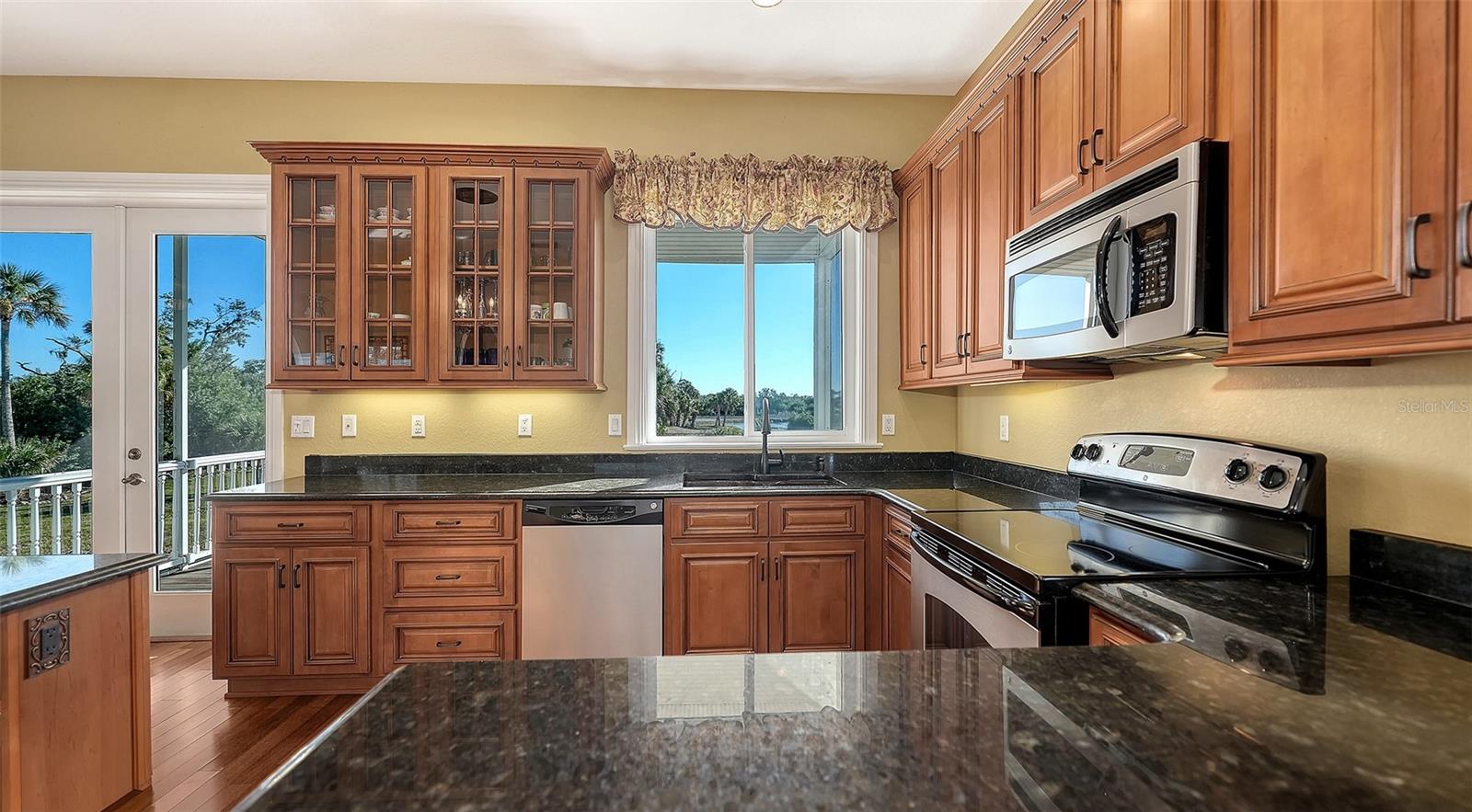 925 Bayshore Dr Property Photo 30