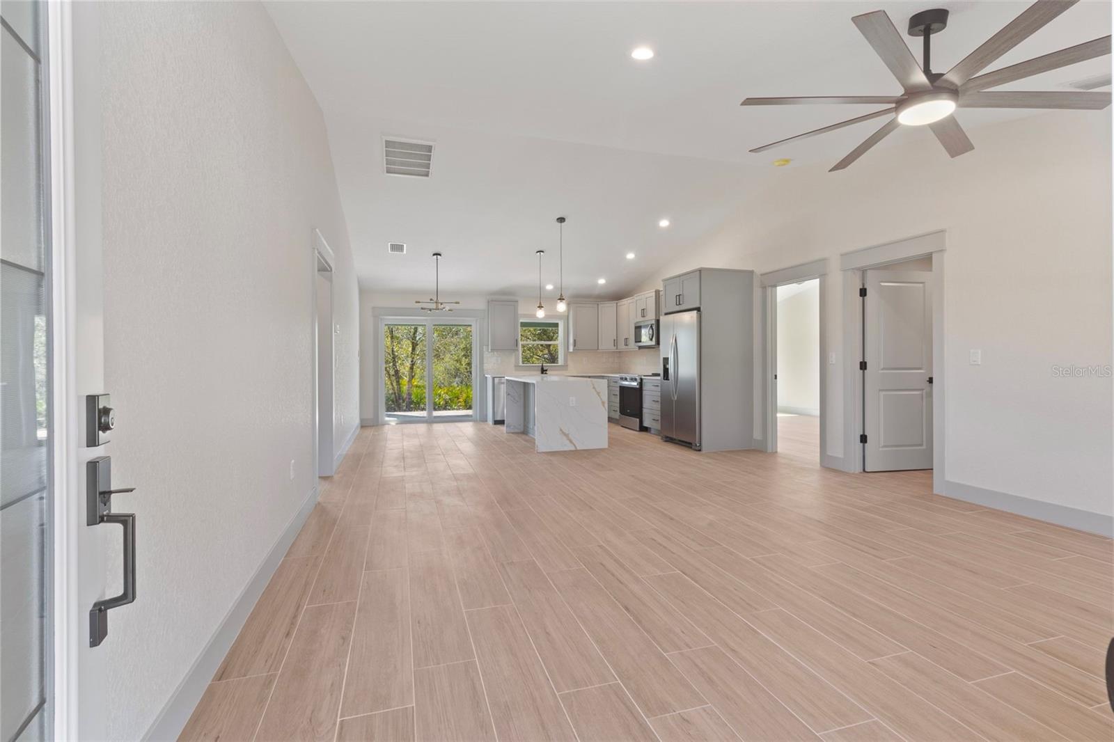 17203 Chase Ave Property Photo 5