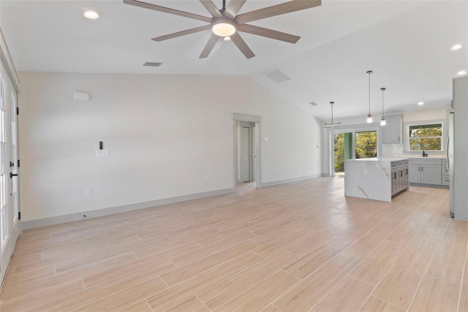 17203 Chase Ave Property Photo 6